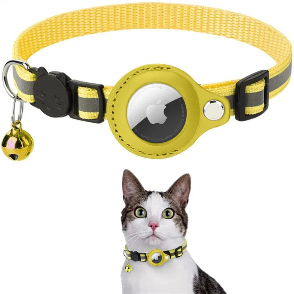 GPS Tracking Collar for Cats with Quick-Release Fastener and Enhanced Nighttime Visibility Design